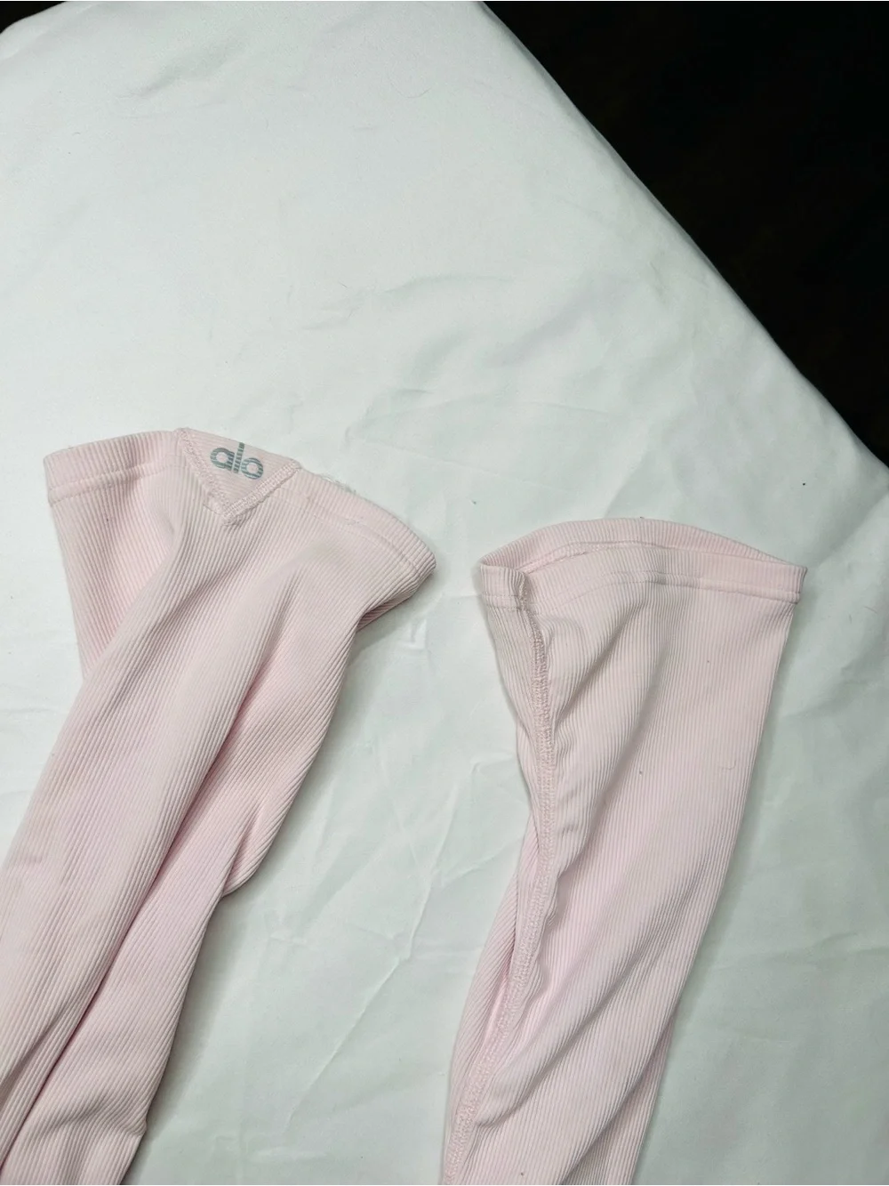 ALO Yoga soft stretch